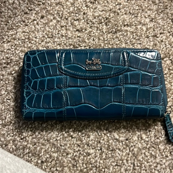 Coach Accordion Wallet - Picture 2 of 9